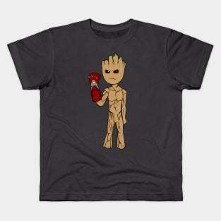 Baby Groot with the Infinity Gauntlet Kids T-Shirt
